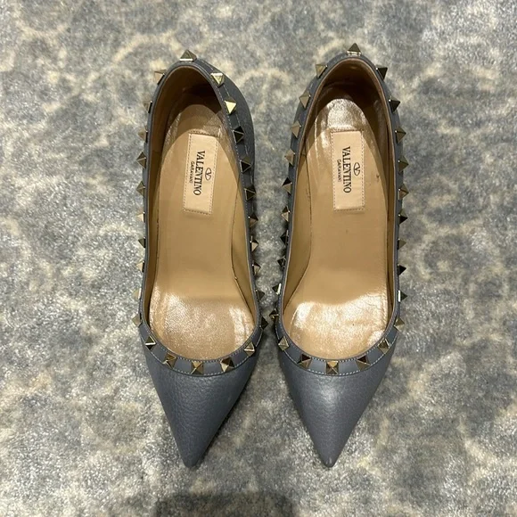 Valentino Garvanti Rockstud Pumps - Picture 1 of 3